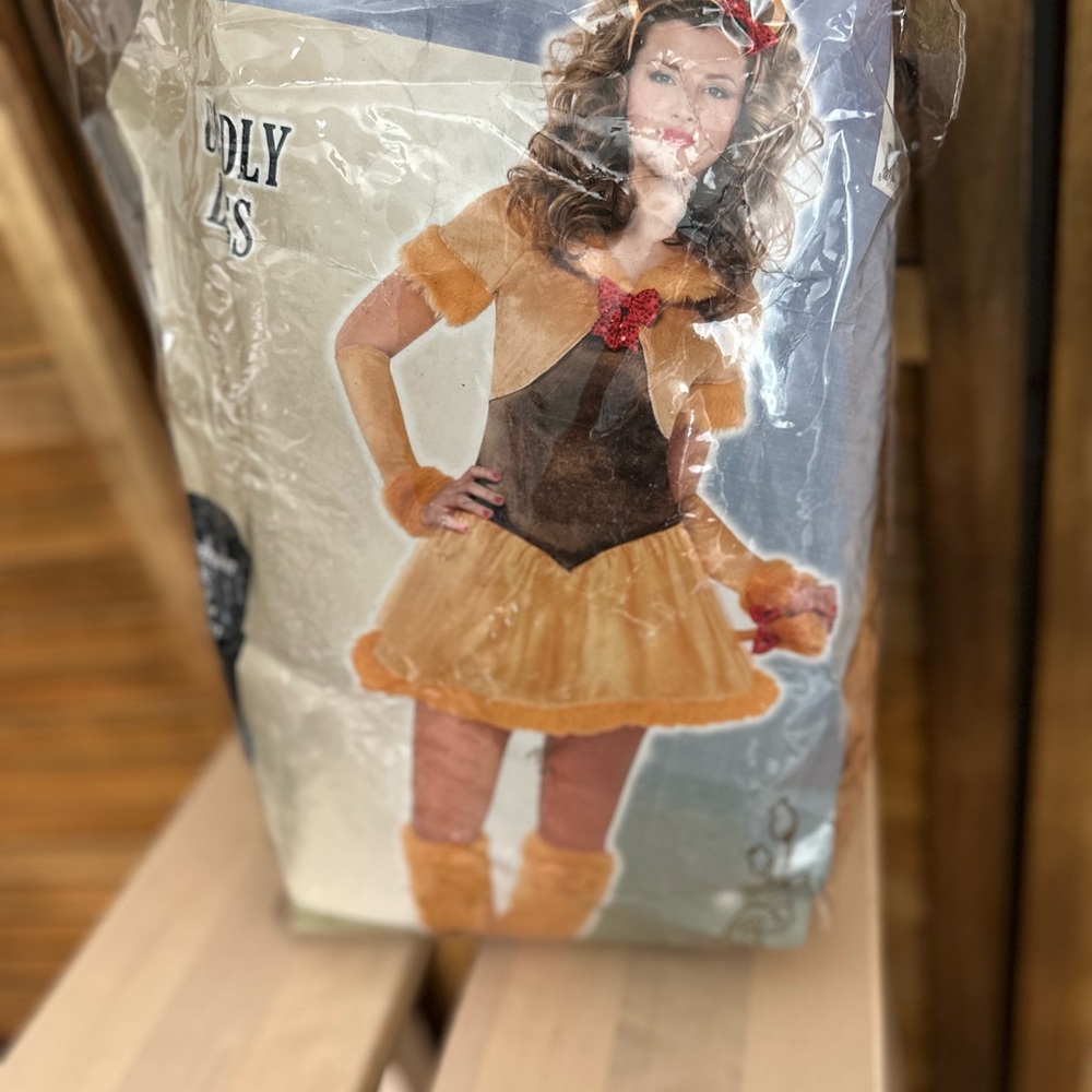 Brown and Tan lion Costume. Junior size 11-13 but fits adult size S/M